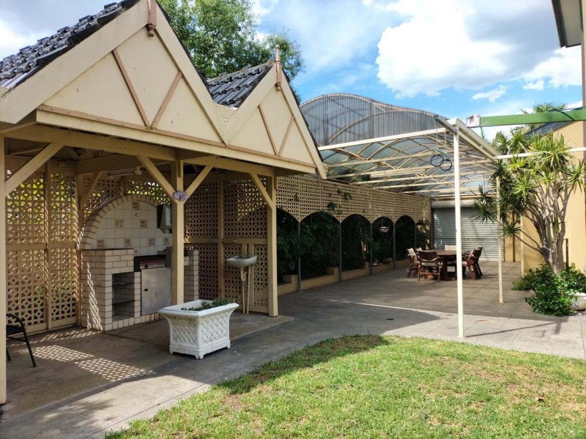 Ferienwohnung 12 Mins To Mel Airport-Good Wood House St Albans Exterior foto